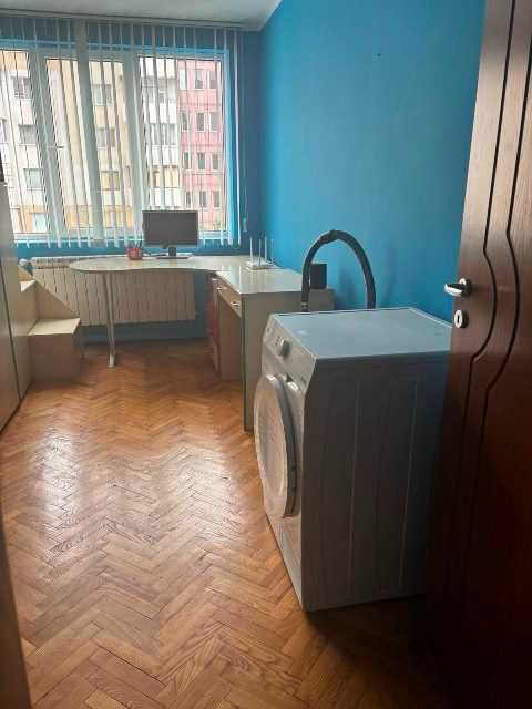 Дава се под наем Тристаен апартамент в Търговище, Център - 74 кв.м за 331.5 € - Снимка #8