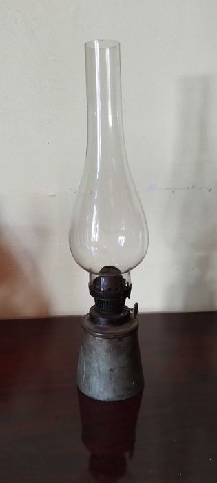 Vând doua Lămpi vintage cu petrol