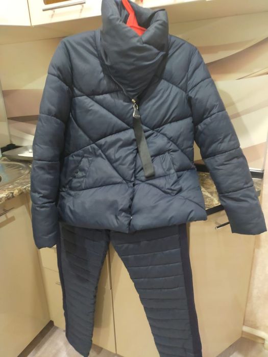 Продам женскую зимнюю двойку