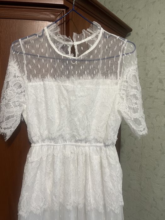 Женское белое платье с подкладом