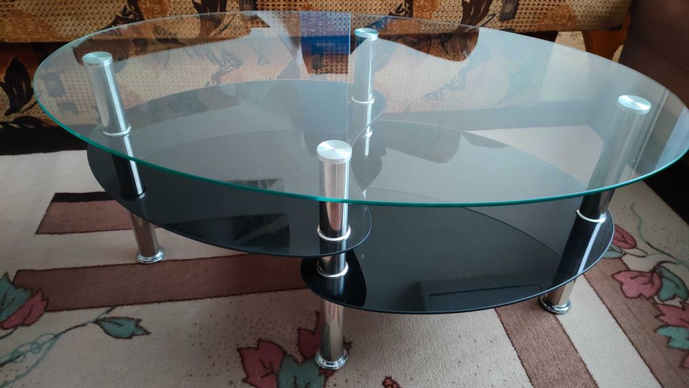холна стъклена маса