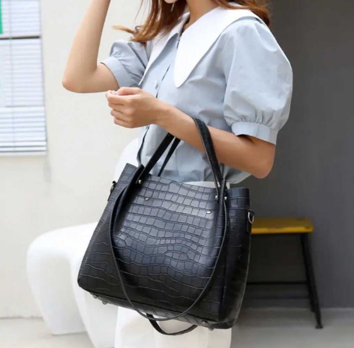 Комплект от дамски чанти в черен цвят