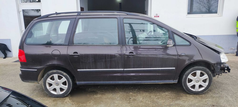 Dezmembrez volkswagen sharan 2.0 BRT cutie manuala 6t JBN culoare LB4V