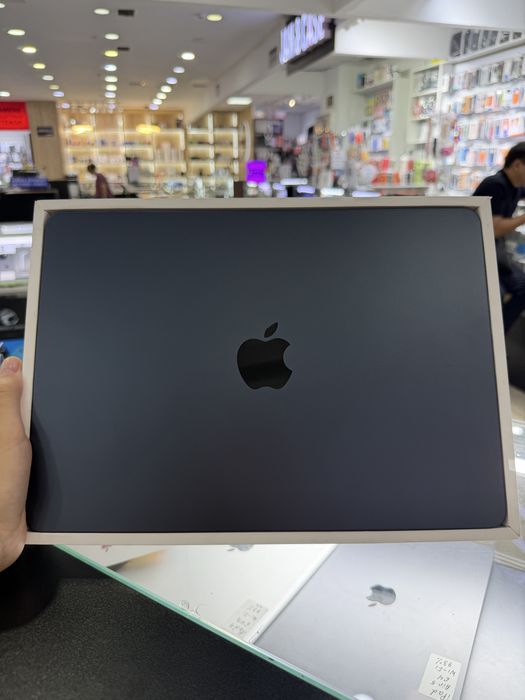 MacBook Air 13 M3 8/256GB 100% 2024