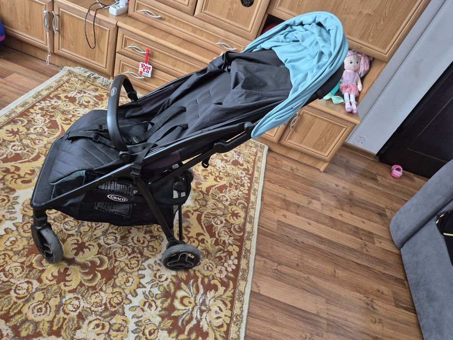 Cărucior copii micii