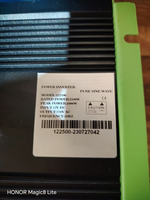 Invertor 2500W, 12V - 220 V, Sinus pur