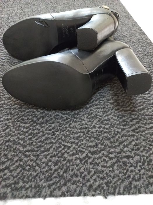 Продам чёрные сапожки