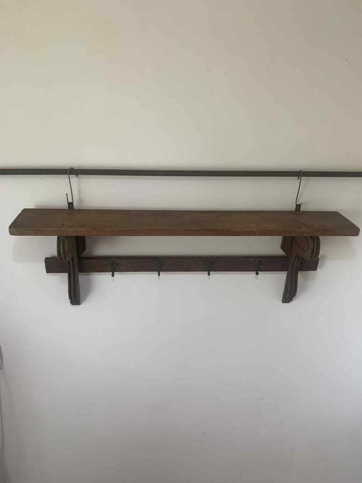 Polita cuier din lemn masiv sculptat