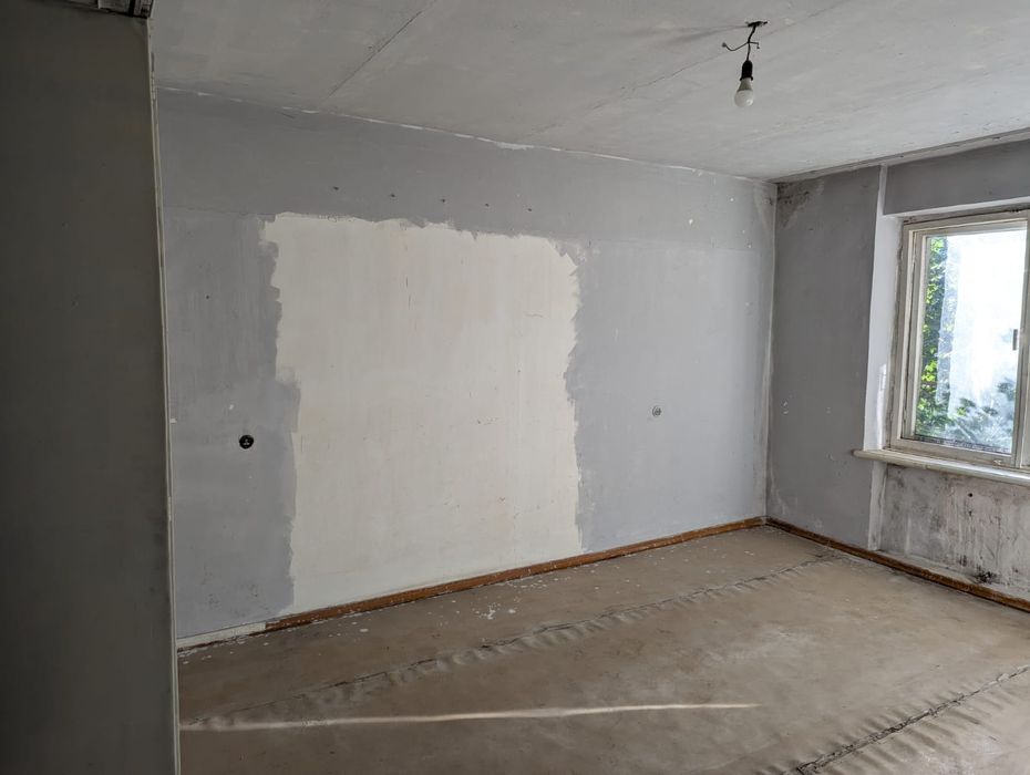 Продается четырех комнатная квартира