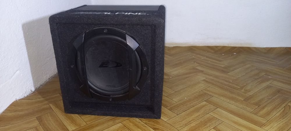 Саббуфер Alpine 8