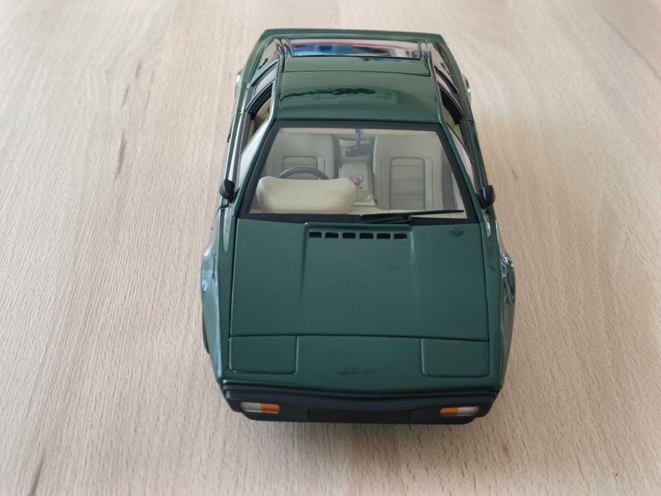 Lotus Esprit, Autoart 1:18