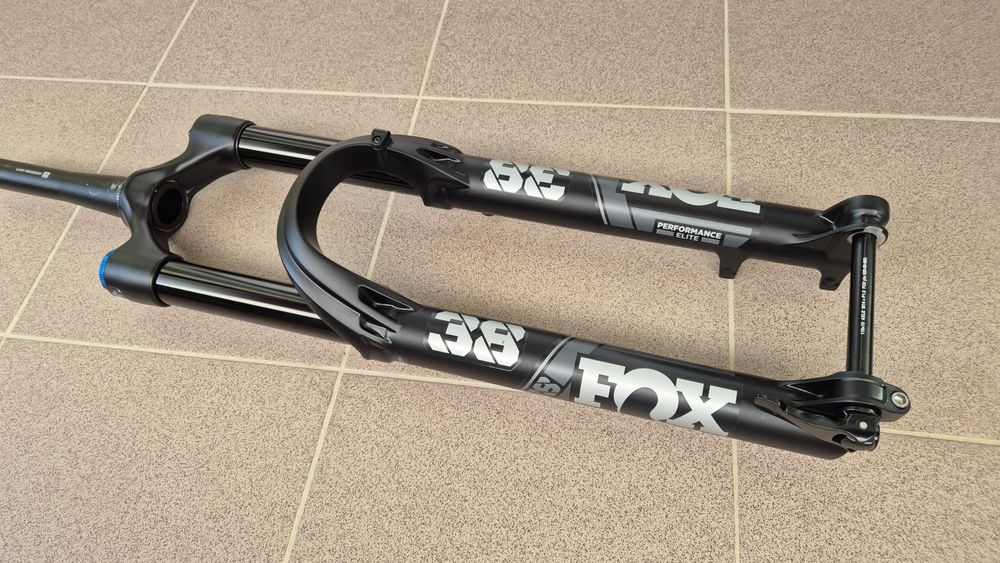 Set Furca+Shock FOX Performance Elite de pe YT Capra