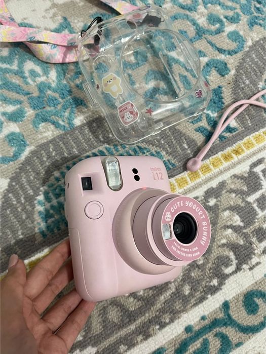 Instax mini 12 ….