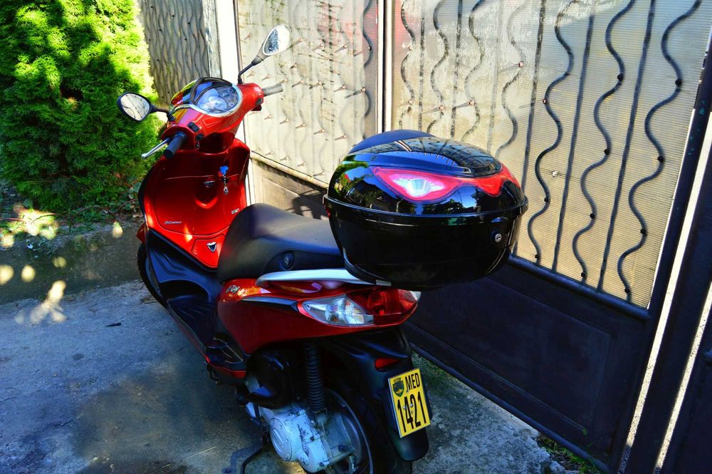 scuter Piaggio fly 50- 4 timpi-2012-inmatriculat
