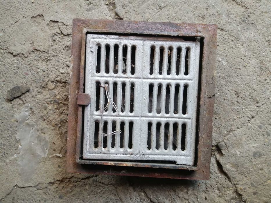 Ușă pentru soba de teracotă