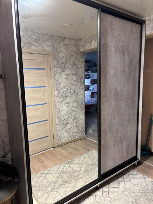 Продам шкаф в прихожую