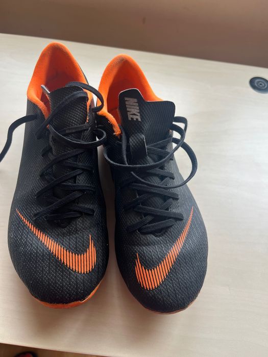 Nike бутонки сетски