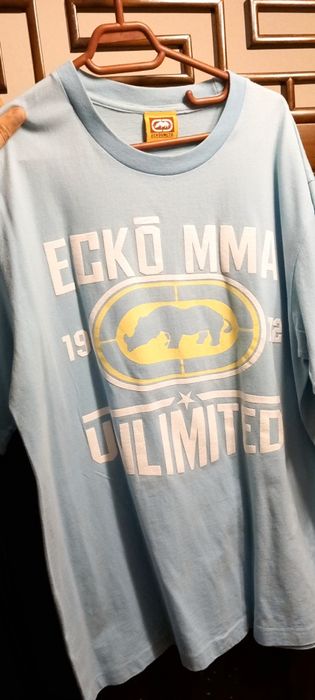 Tricouri cămăși șapcă