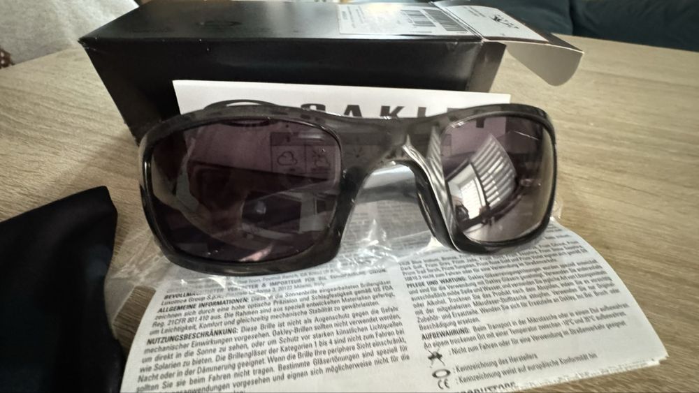 Слънчеви очила Oakley