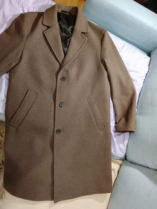 мъжко палто ,цветът на кафе с мляко!