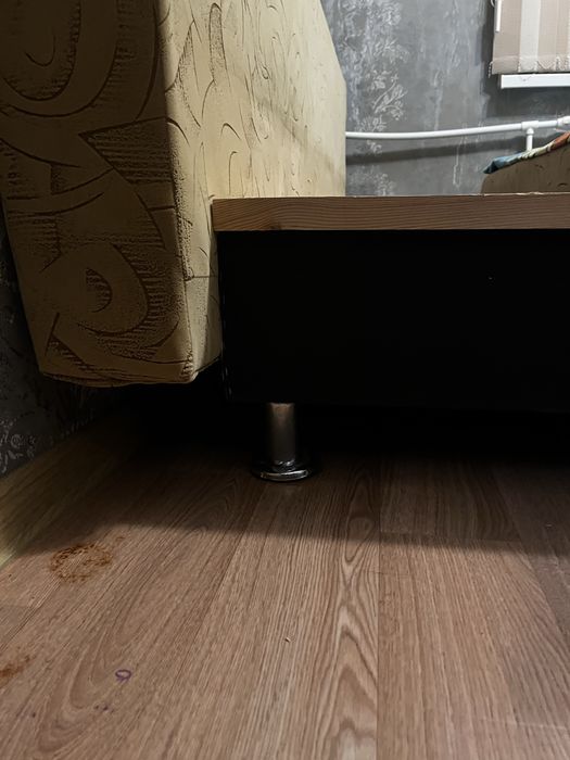 Диван в хорошом состоянии