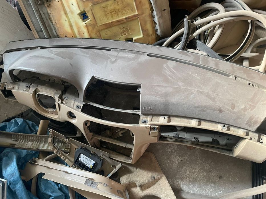 Передняя панель W220