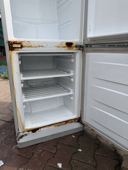 Холодильник LG в рабочем состоянии