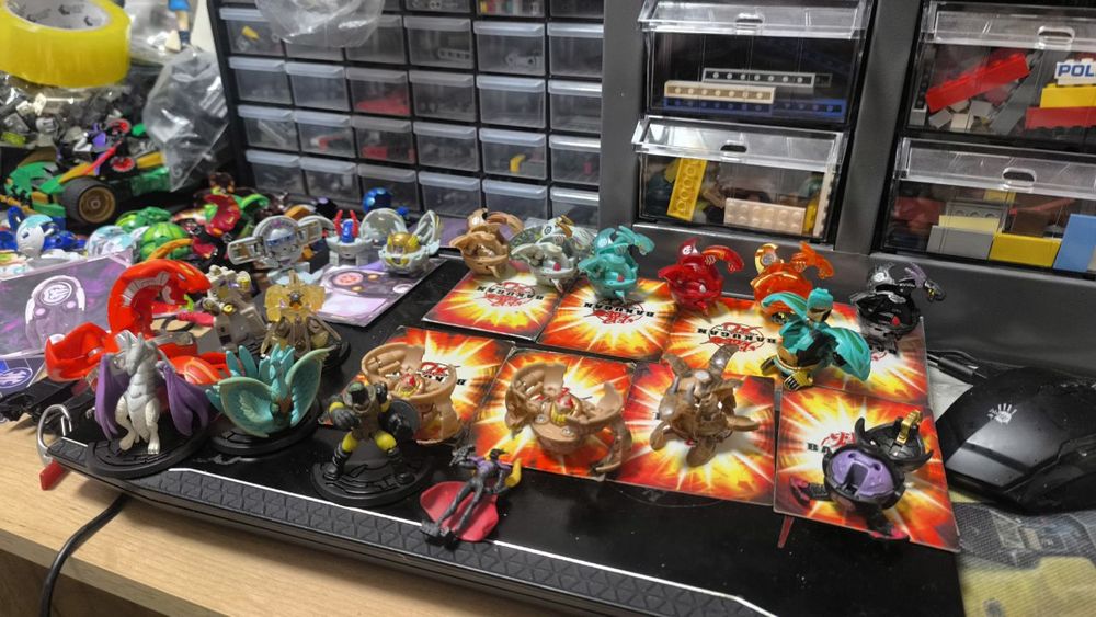 Продаю бакуган оригинал