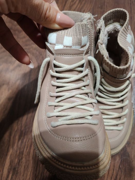 Боти за момиче 26 номер