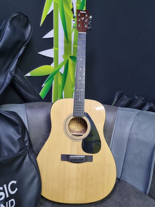 Yamaha F310 gitara