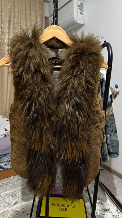 Продаю пальто, куртки обращайтесь