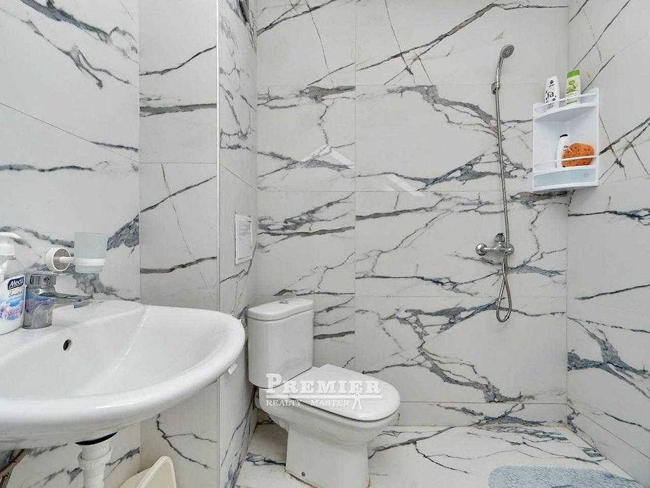 Продава се Тристаен апартамент в Бургас, Акациите - 100 кв.м за 661 €/кв.м - Снимка #12