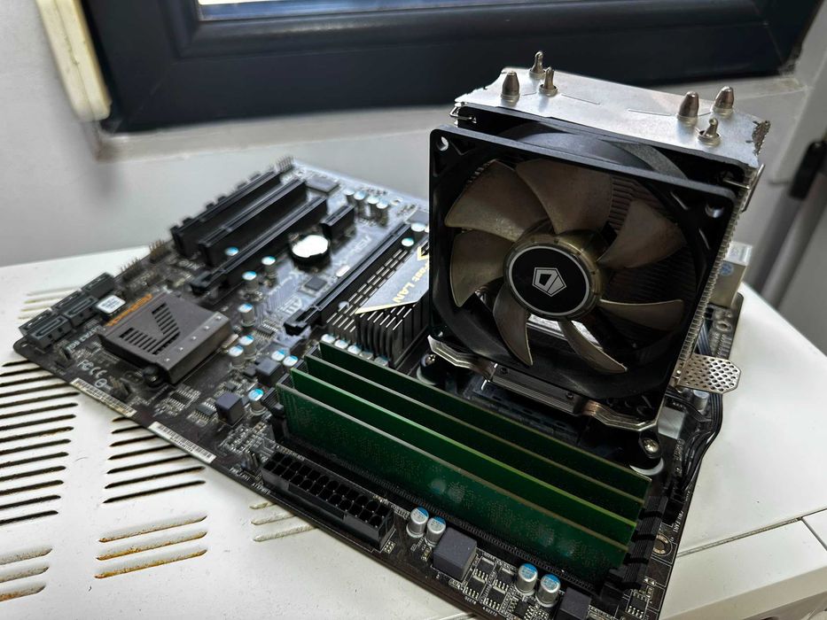 Kit AMD Gaming  FX-8300 8 Core, 16GB DDR3,  Placă de bază ASRock + Cooler