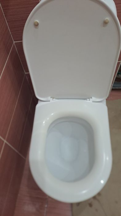 Продам унитаз в хорошем состояний