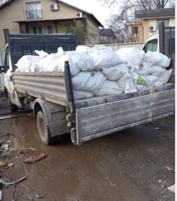 Debarasam mobilier vechi deseuri obiecte diverse haine asiguram manipularea