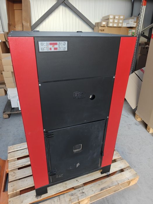 Котел на пелети DZ idrobox 30 kW