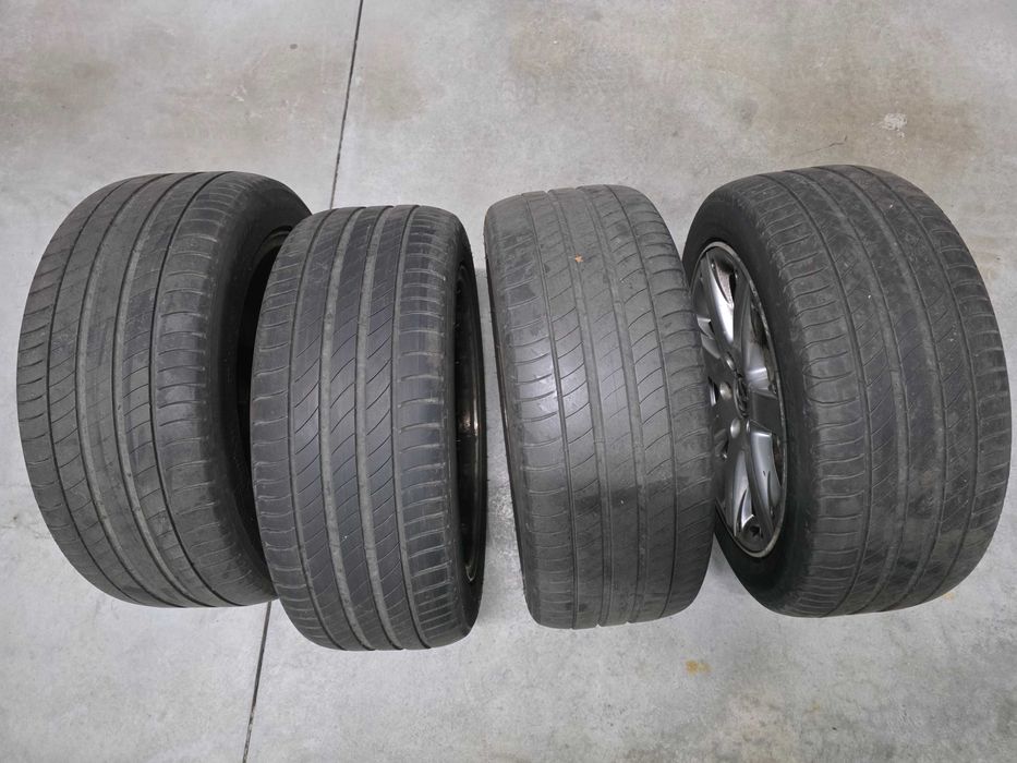 Set 4 Roti Vw - Jante Originale Aliaj cu Anvelope Michelin de Vara - 235 45 R17 Volkswagen