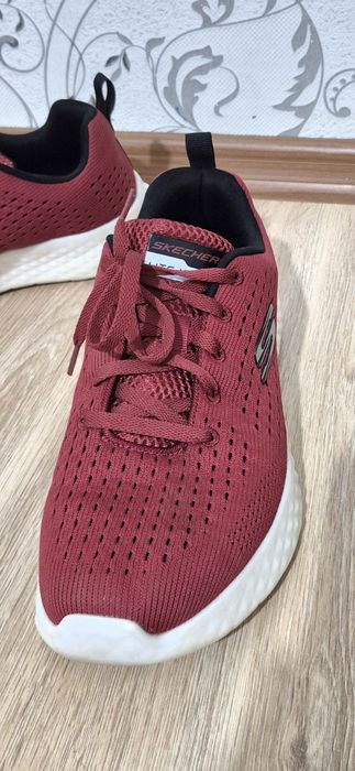 Кроссовки Skechers