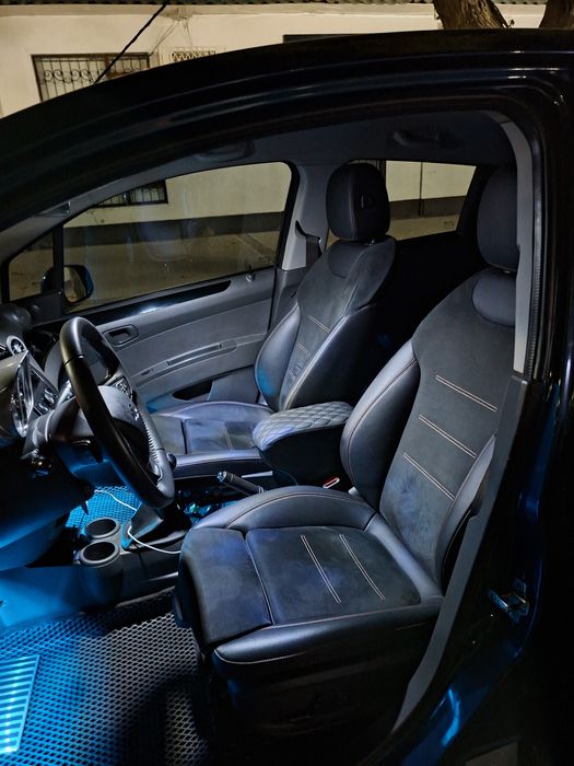 Сиденья от Mersedes SLA