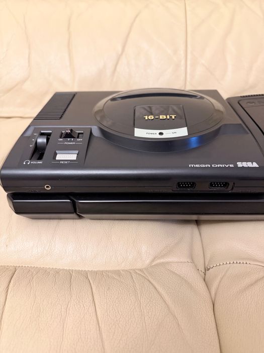 SEGA Mega Drive + Mega-CD II (Omega CD)