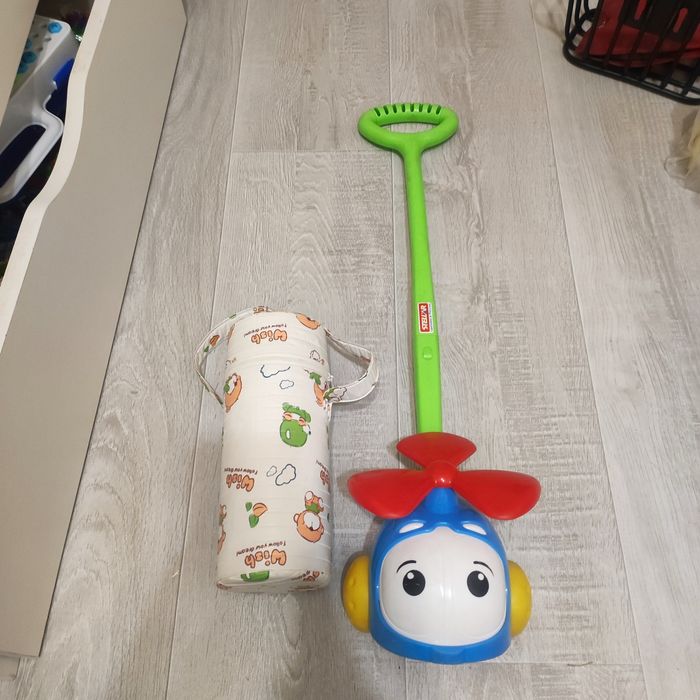 Игрушки, пирамидка , термос , и.др