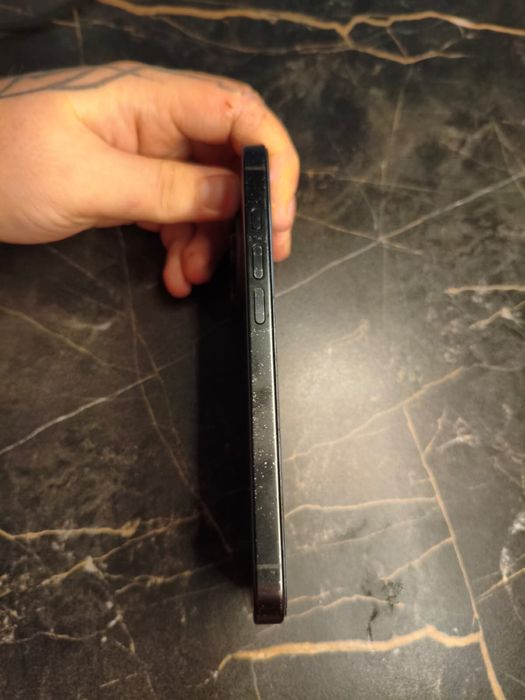 Продам Iphone 16 pro