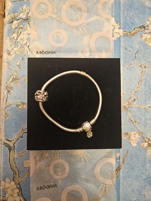 Vând brățară Pandora 16 cm cu pandantiv