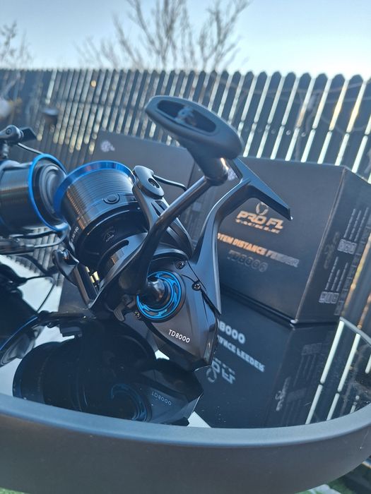 Set 2 Mulinete PRO FL TOTEM Distance Feeder 8000

Conceputa pen