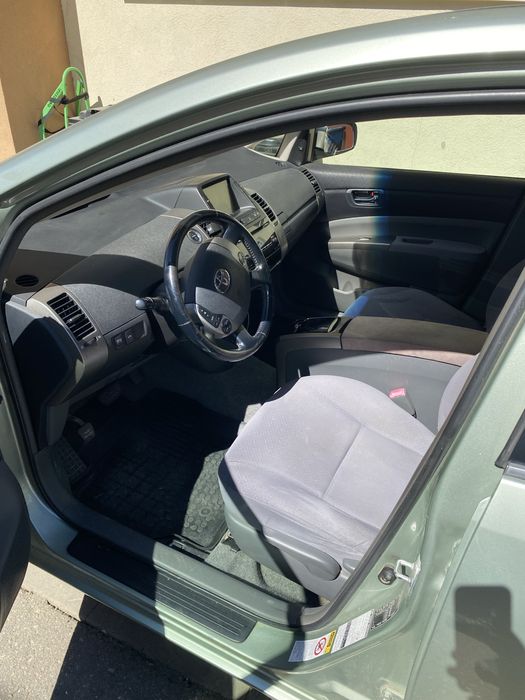Vand toyota prius 2 an 2008 -198000 km