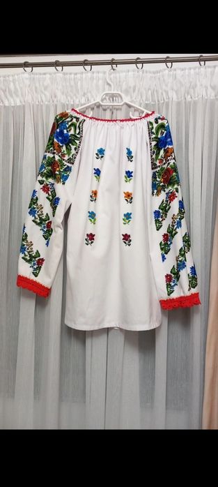 Camasa traditionala cu margele