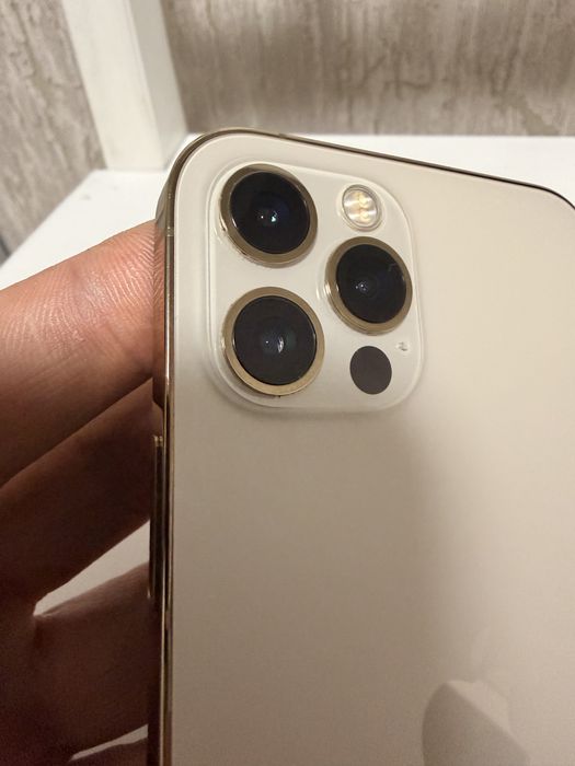 Продам Iphone 12 pro на 256гб