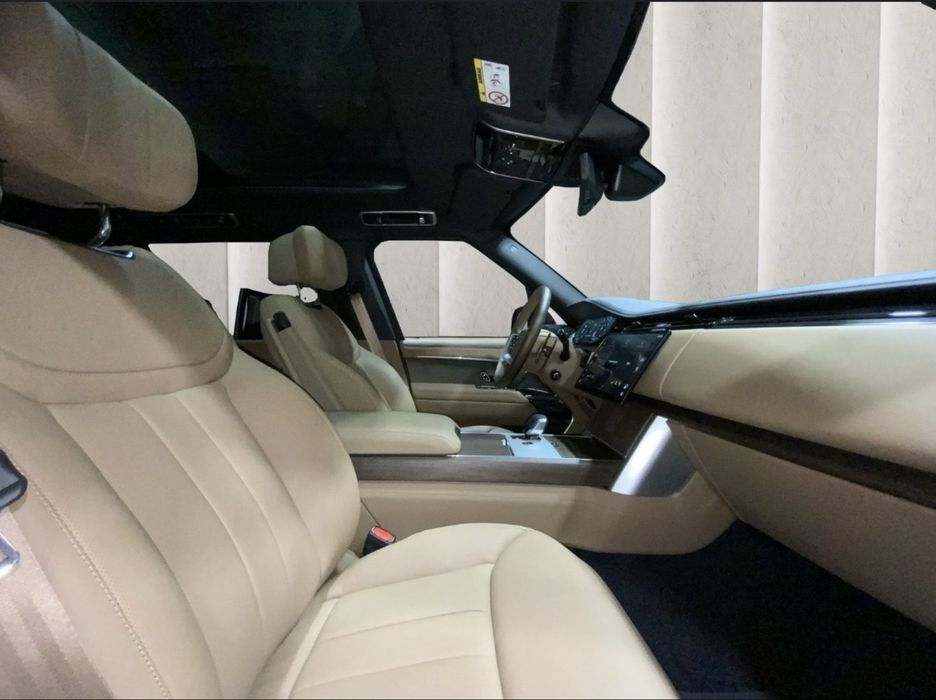 Range Rover Autobiography P530 LWB 7-Seat (Green Color)