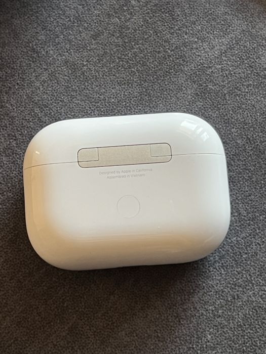 Vând Căști True Wireless Apple AirPods Pro 2 cu MagSafe Case (USB-C) Bluetooth, ANC, Wateproof IP54, Touch Control (Alb)