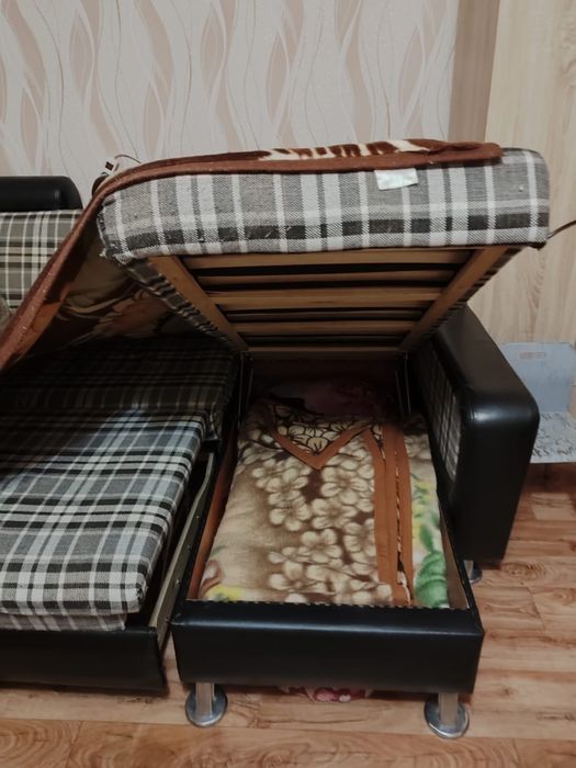 Продаю угловой диван